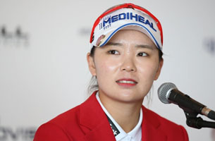 [한국여자오픈] 첫 메이저 우승에 눈물 터진 이다연 “매 샷 간절했어요”